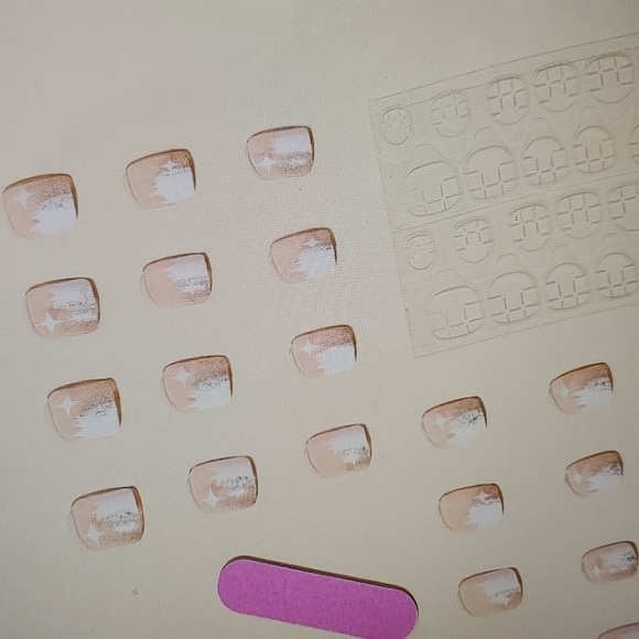Press On Nail 24 Pieces Star Pattern False Nails - Picture 6 of 6